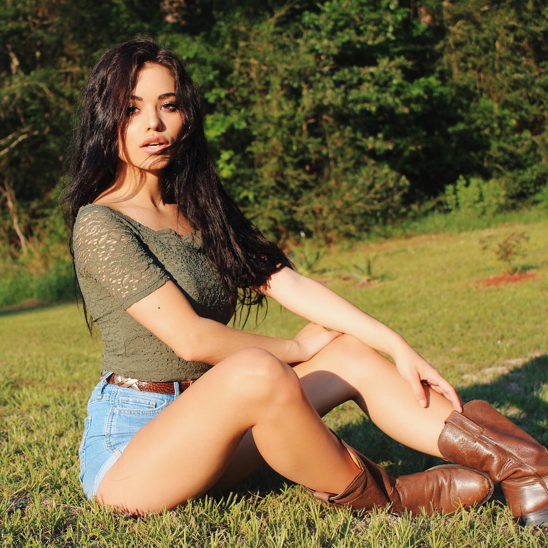 Ariel Yasmine - Photo