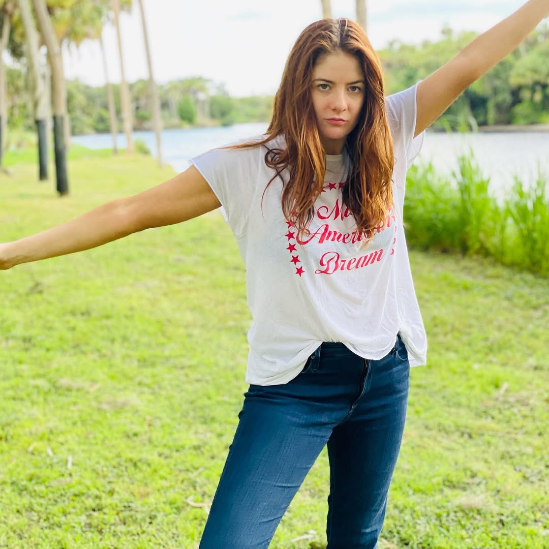 Emily Tremaine - Photo