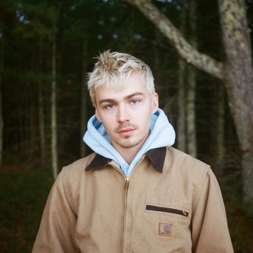 Miles Heizer - Photo