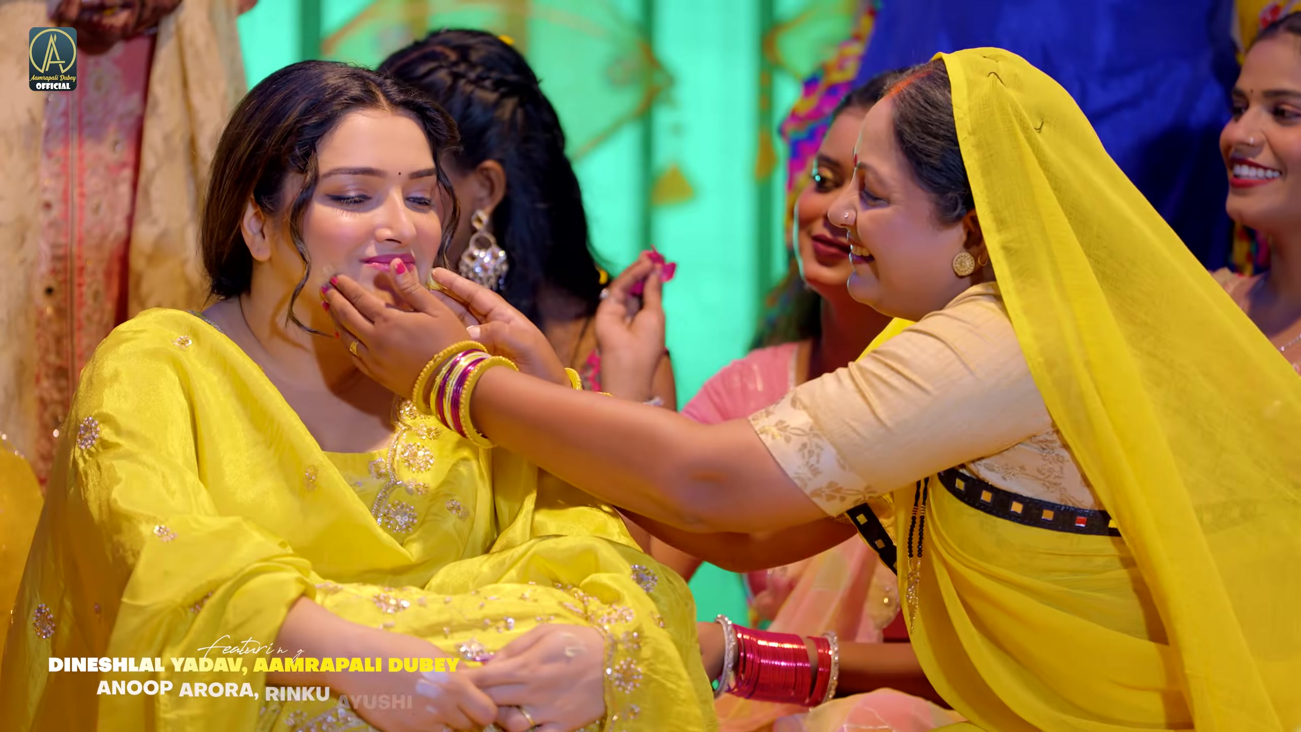 Bitiya Parai Holi Trailer