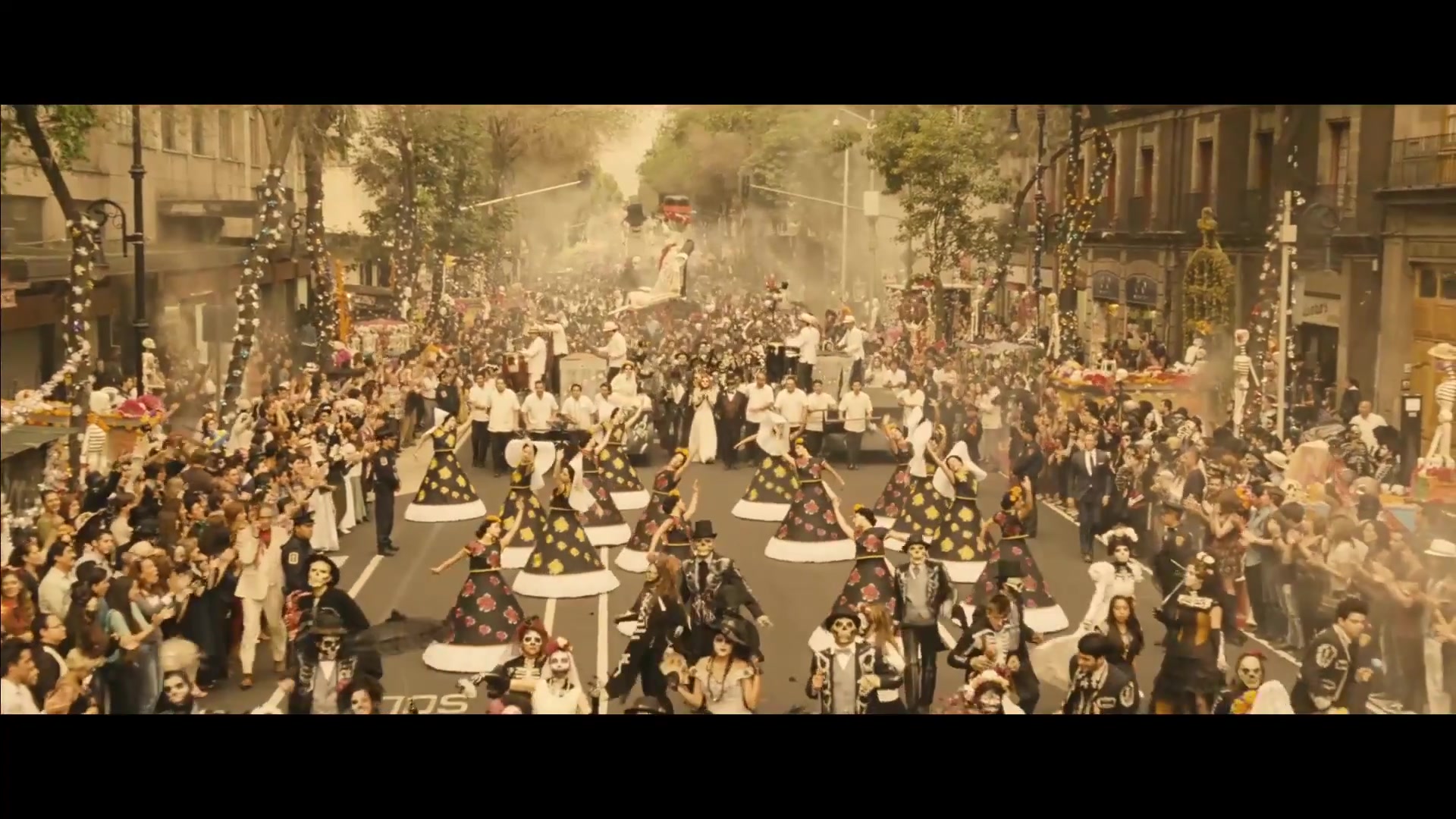 Spectre Official Trailer